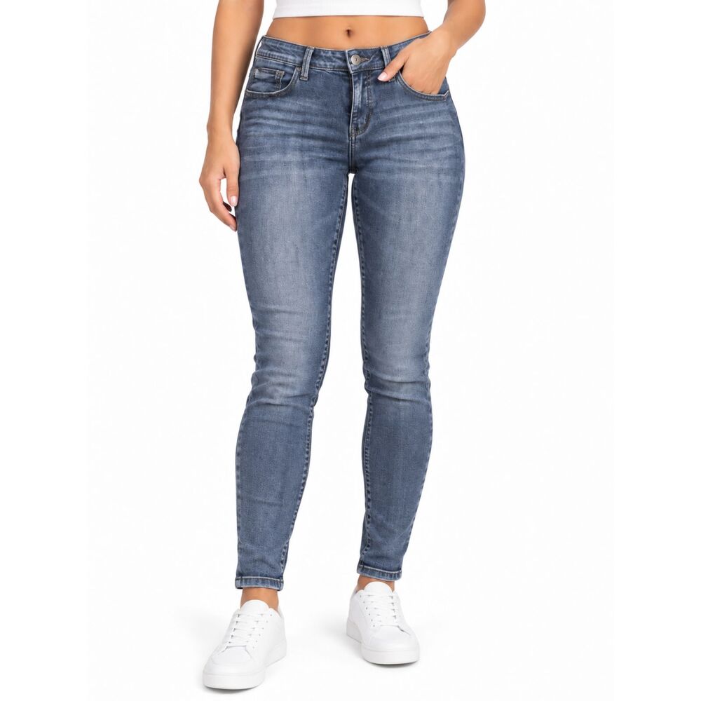 GUESS Women’s Blue Maxine Fit Low Rise Skinny Jegging Jeans | Size 31